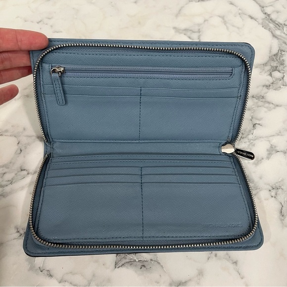 Michael Kors Jet Set Travel Tote Surf Blue Matching Hamilton Wallet - Picture 9 of 16